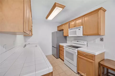 Kitchen - 2041 E Grand Ave #52, Escondido, CA 92027 photo 1 of 2