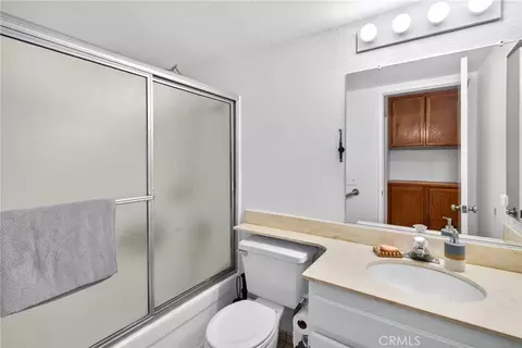 Bath - 3141 Daniel, Hemet, CA 92545 photo 1 of 6
