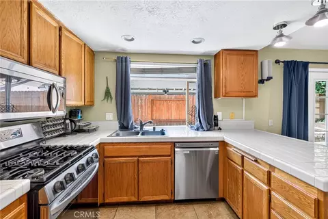 Kitchen - 3141 Daniel, Hemet, CA 92545 photo 2 of 7