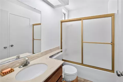 Bath - 3141 Daniel, Hemet, CA 92545 photo 5 of 6