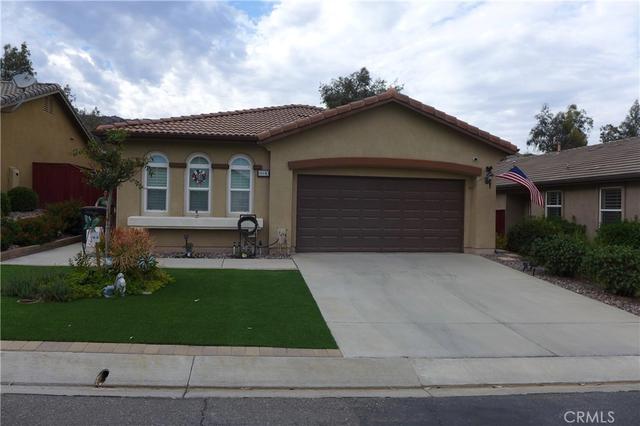 8840 Duval Ln, Hemet, CA 92545