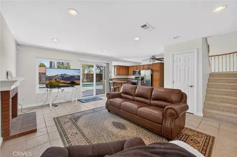 Living - 45686 Jeronimo, Temecula, CA 92592 photo 4 of 7