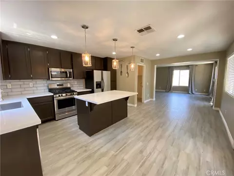 1110 Birch Ln, San Jacinto, CA 92582