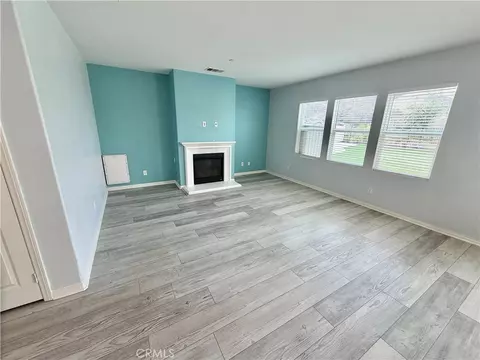 Living - 20885 Barn, Riverside, CA 92507 photo 2 of 5