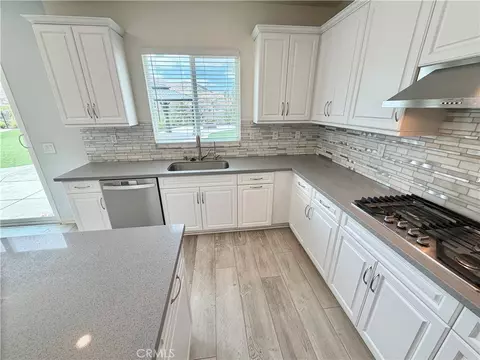 Kitchen - 20885 Barn, Riverside, CA 92507 photo 4 of 12