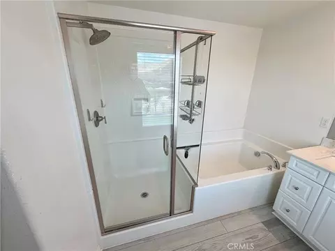 Bath - 20885 Barn, Riverside, CA 92507 photo 6 of 10