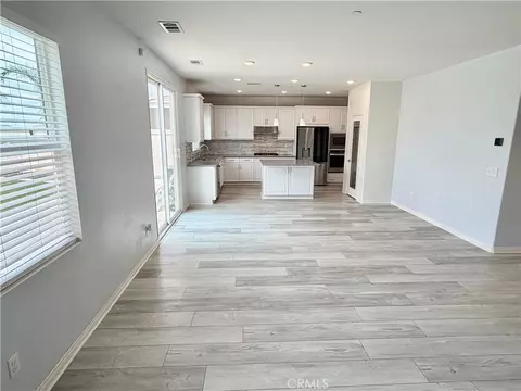 Living - 20885 Barn, Riverside, CA 92507 photo 4 of 5