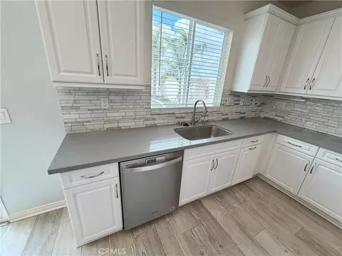 Kitchen - 20885 Barn, Riverside, CA 92507 photo 2 of 12