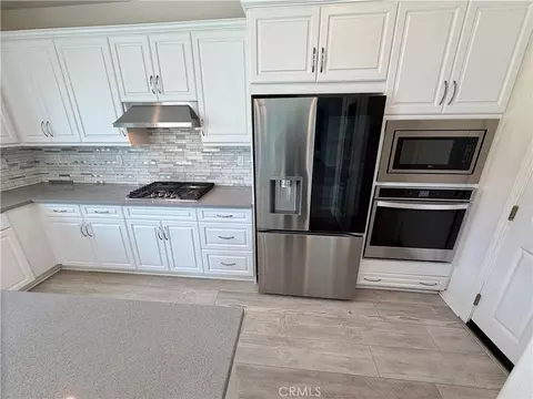 Kitchen - 20885 Barn, Riverside, CA 92507 photo 9 of 12