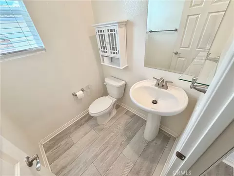 Bath - 20885 Barn, Riverside, CA 92507 photo 1 of 10