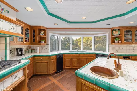 Kitchen - 2923 Nuestra, Fallbrook, CA 92028 photo 1 of 3