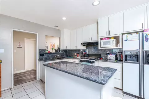 Kitchen - 21321 Lemon, Wildomar, CA 92595 photo 2 of 2