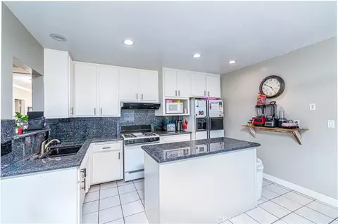 Kitchen - 21321 Lemon, Wildomar, CA 92595 photo 1 of 2