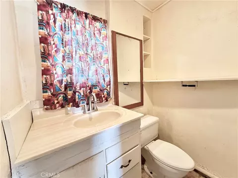 Bath - 84514 6th St, Trona, CA 93562 photo 1 of 2