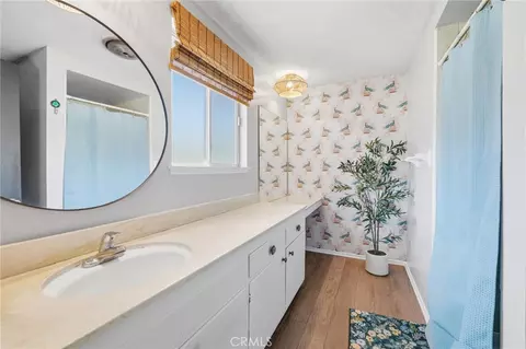 Bath - 468 E Vw, Santa Paula, CA 93060 photo 2 of 5