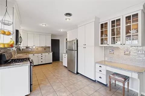 Kitchen - 468 E Vw, Santa Paula, CA 93060 photo 6 of 6