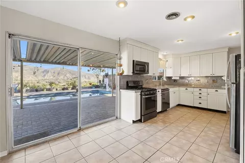 Kitchen - 468 E Vw, Santa Paula, CA 93060 photo 5 of 6
