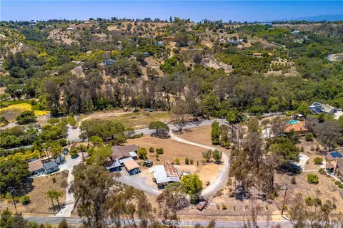 2160 Gird Rd, Fallbrook, CA 92028 photo 2