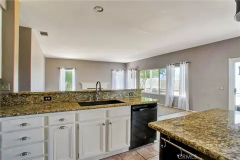 Kitchen - 41800 Corte Valentine, Temecula, CA 92592 photo 3 of 4
