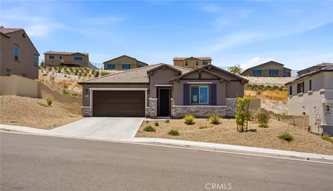 4139 Pioneer Ln, Lake Elsinore, CA 92530