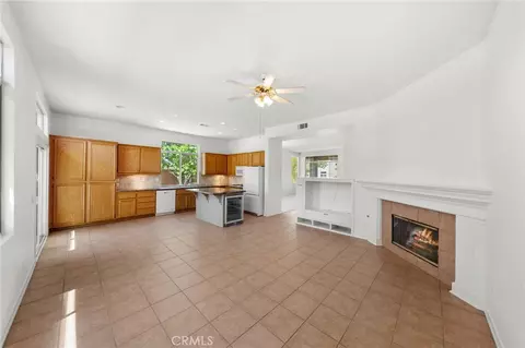 Living - 32015 Via Bonilla, Temecula, CA 92592 photo 5 of 6