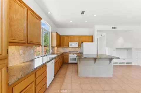 Kitchen - 32015 Via Bonilla, Temecula, CA 92592 photo 2 of 2