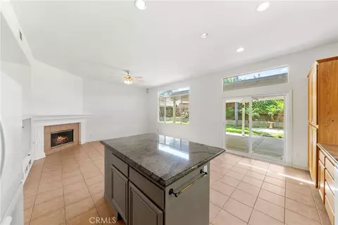 Living - 32015 Via Bonilla, Temecula, CA 92592 photo 3 of 6