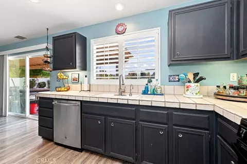 Kitchen - 42145 Delmonte, Temecula, CA 92591 photo 4 of 5