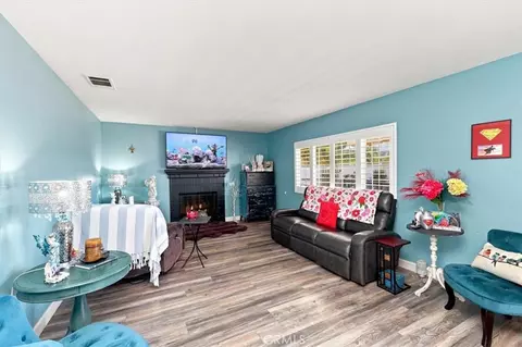Living - 42145 Delmonte, Temecula, CA 92591 photo 3 of 6
