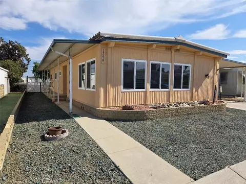 1744 Santiago, Hemet, CA 92545
