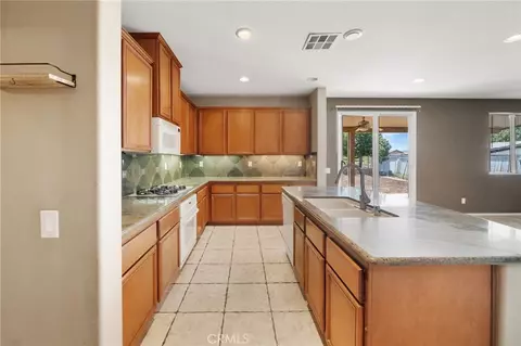 Kitchen - 35968 Frederick St, Wildomar, CA 92595 photo 2 of 2