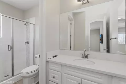 Bath - 41987 Arbor Gln, Temecula, CA 92592 photo 5 of 7