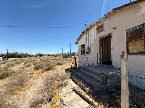 Exterior - 82317 5th St, Trona, CA 93562 photo 4 of 5