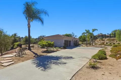 3927 Limber Pne, Fallbrook, CA 92028 photo 3