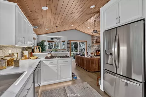 676 Lake, Lake Arrowhead, CA 92352 photo 20