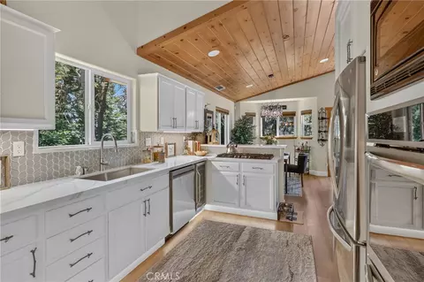 676 Lake, Lake Arrowhead, CA 92352 photo 22