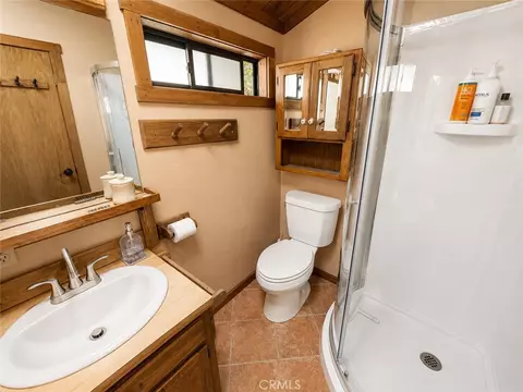 Bath - 24910 Walters, Idyllwild, CA 92549 photo 3 of 3