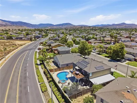 View/Area - 43554 Amazon St, Hemet, CA 92544 photo 5 of 9