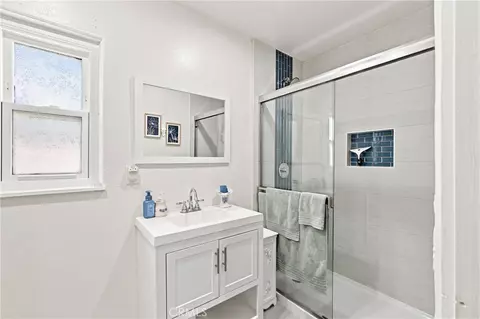 Bath - 3151 Pepper Tree, San Bernardino, CA 92404 photo 5 of 6