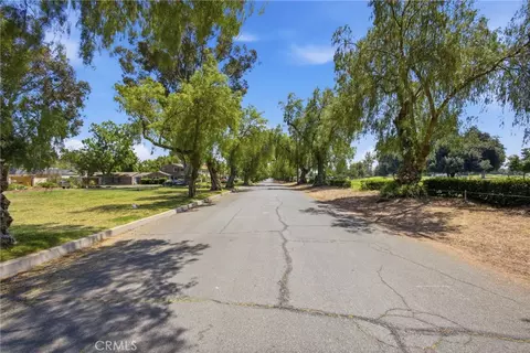 View/Area - 3151 Pepper Tree, San Bernardino, CA 92404 photo 11 of 11