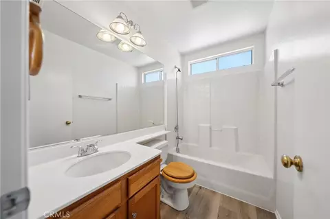 Bath - 31865 Corte Pollensa, Temecula, CA 92592 photo 3 of 3