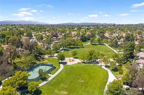 View/Area - 31865 Corte Pollensa, Temecula, CA 92592 photo 4 of 5