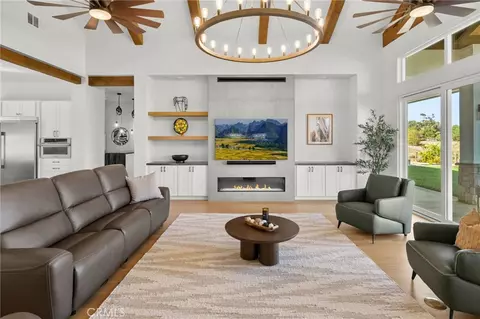 Living - 41799 Calle Contento, Temecula, CA 92592 photo 2 of 3