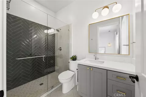 Bath - 41799 Calle Contento, Temecula, CA 92592 photo 4 of 5
