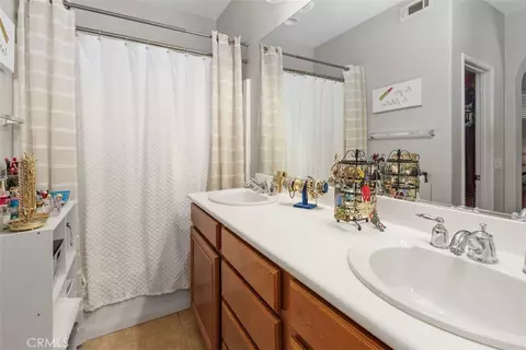 Bath - 31156 Lavender Ct #44, Temecula, CA 92592 photo 1 of 3
