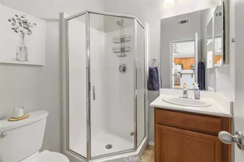 Bath - 31156 Lavender Ct #44, Temecula, CA 92592 photo 3 of 3