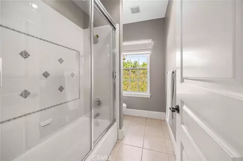 Bath - 45165 Oak Manor Ct, Temecula, CA 92590 photo 8 of 10
