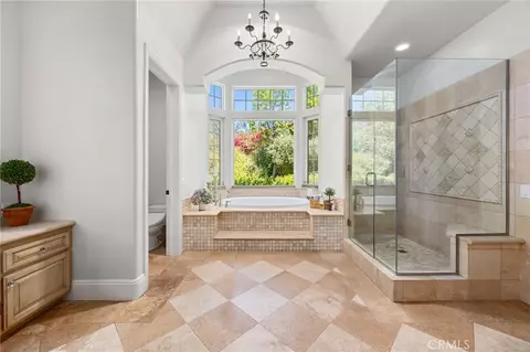 Bath - 45165 Oak Manor Ct, Temecula, CA 92590 photo 2 of 10
