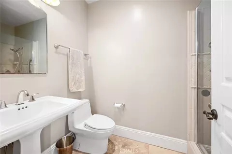 Bath - 45165 Oak Manor Ct, Temecula, CA 92590 photo 1 of 10