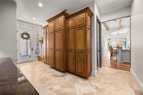 Entry Way - 45165 Oak Manor Ct, Temecula, CA 92590 photo 4 of 6